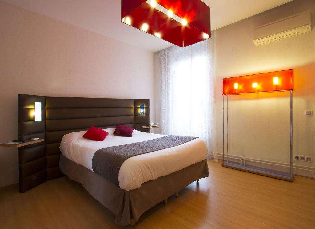 Brit Hotel Roanne - Le Grand Hotel Rom bilde